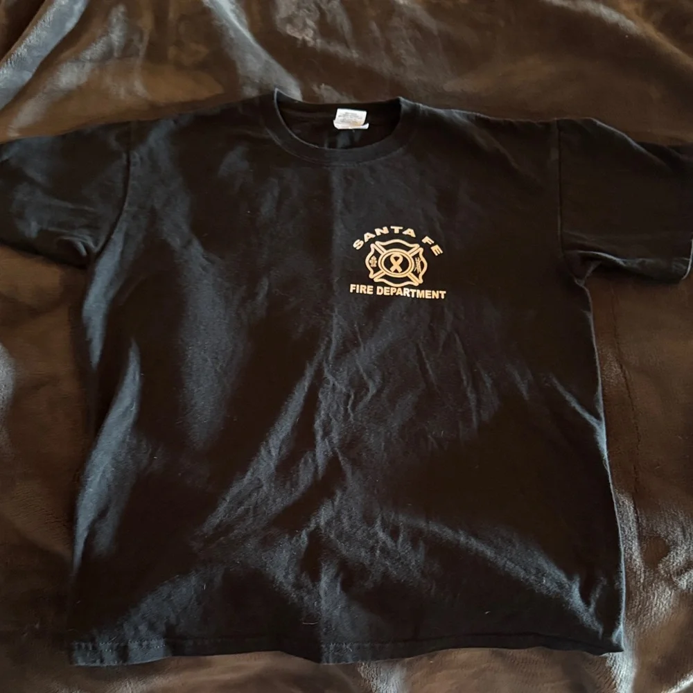 Black Santa Fe Fire Department T-Shirt - Picture 1 of 4